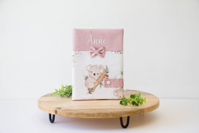 Protège carnet de santé koala parme tendre