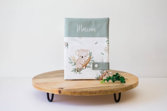 Protège carnet de santé koala emeraude