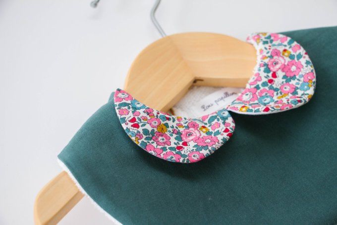Bavoir col claudine céladon liberty First